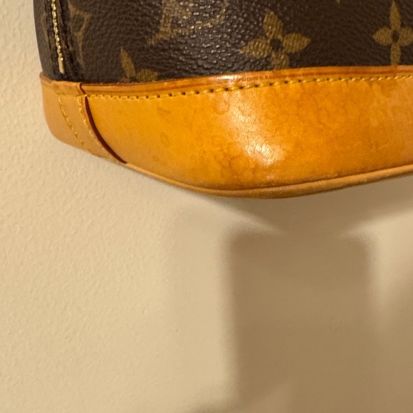 Louis Vuitton Monogram Shoulder Bag in Brown and Tan - Picture 4 of 14